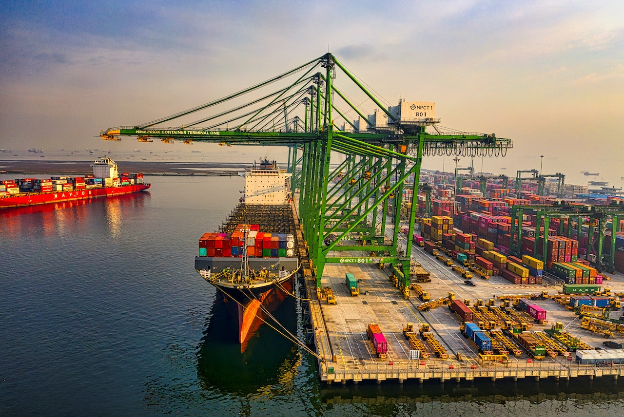 Spedycja kontenerów morskich — Klucz do efektywnego transportu towarów